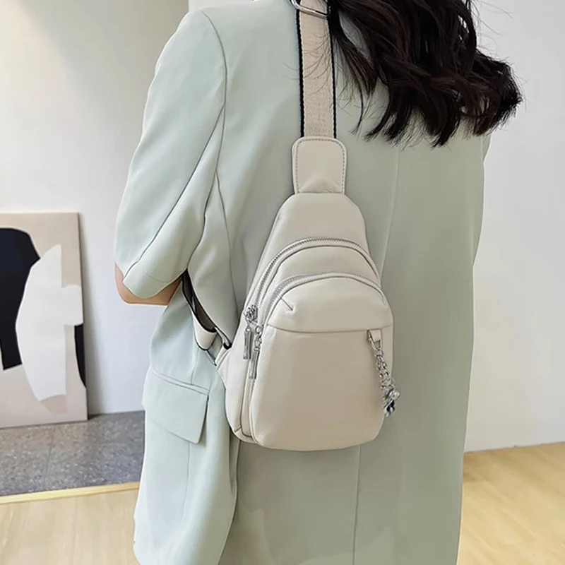 

Sports Outdoor Chest Bag for Women 2023 New Leisure Soft Leather Work Commuter Bag Single Shoulder Crossbody Small Bag