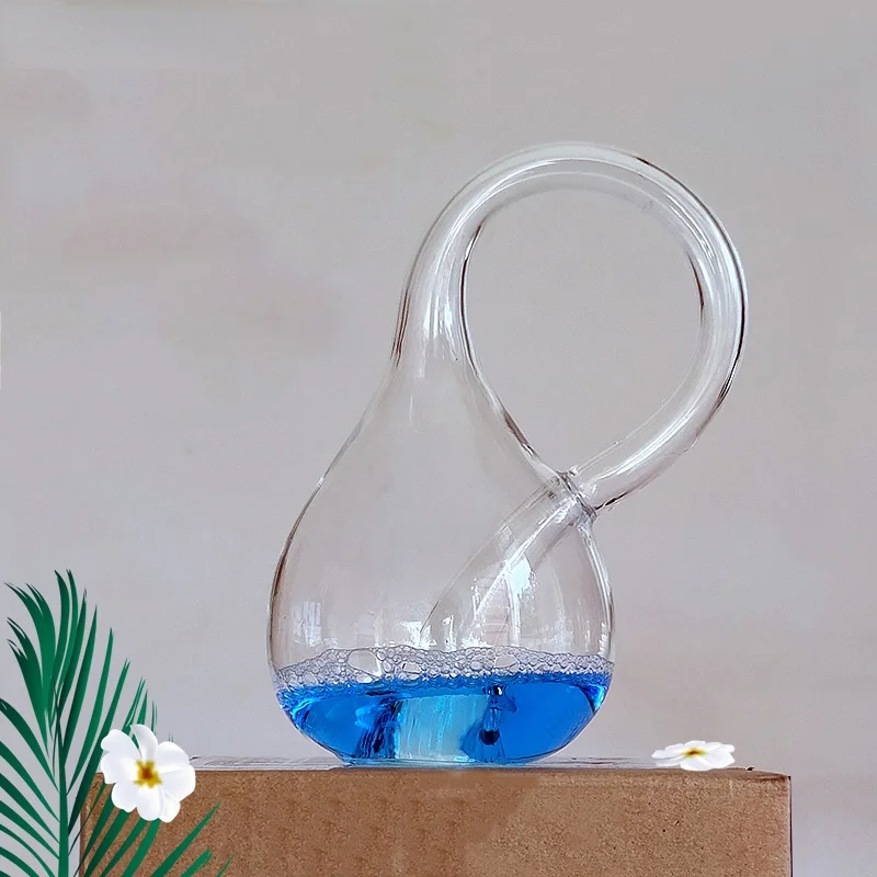 

Four-dimensional space will always be filled with water-free Klein bottle model creative transparent glass home magic decoration