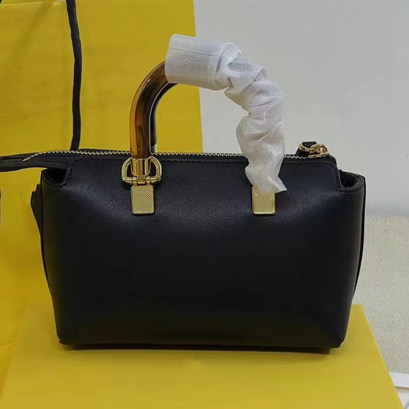 

Designer vintage leather twin-handle handbag Women's New Boston Bag Fashion Luxury Multi-functional large capacity pillow bag