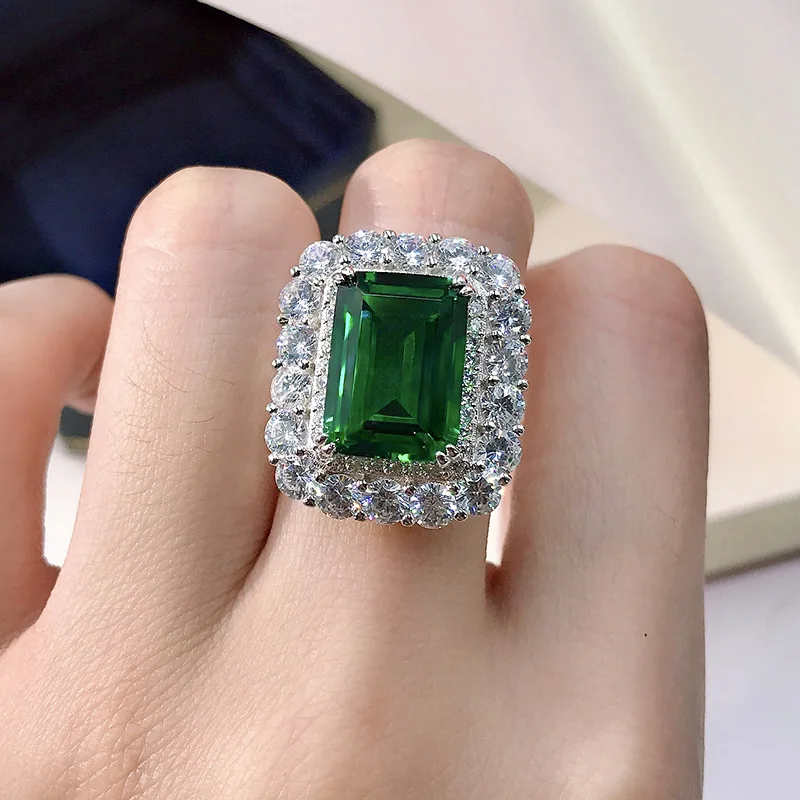 

Fashion Lnlaid 10*14 Rectangle High Carbon Diamond Green Diamond Emerald S925 Sterling Silver Noble Lady Ring Wedding Jewelry