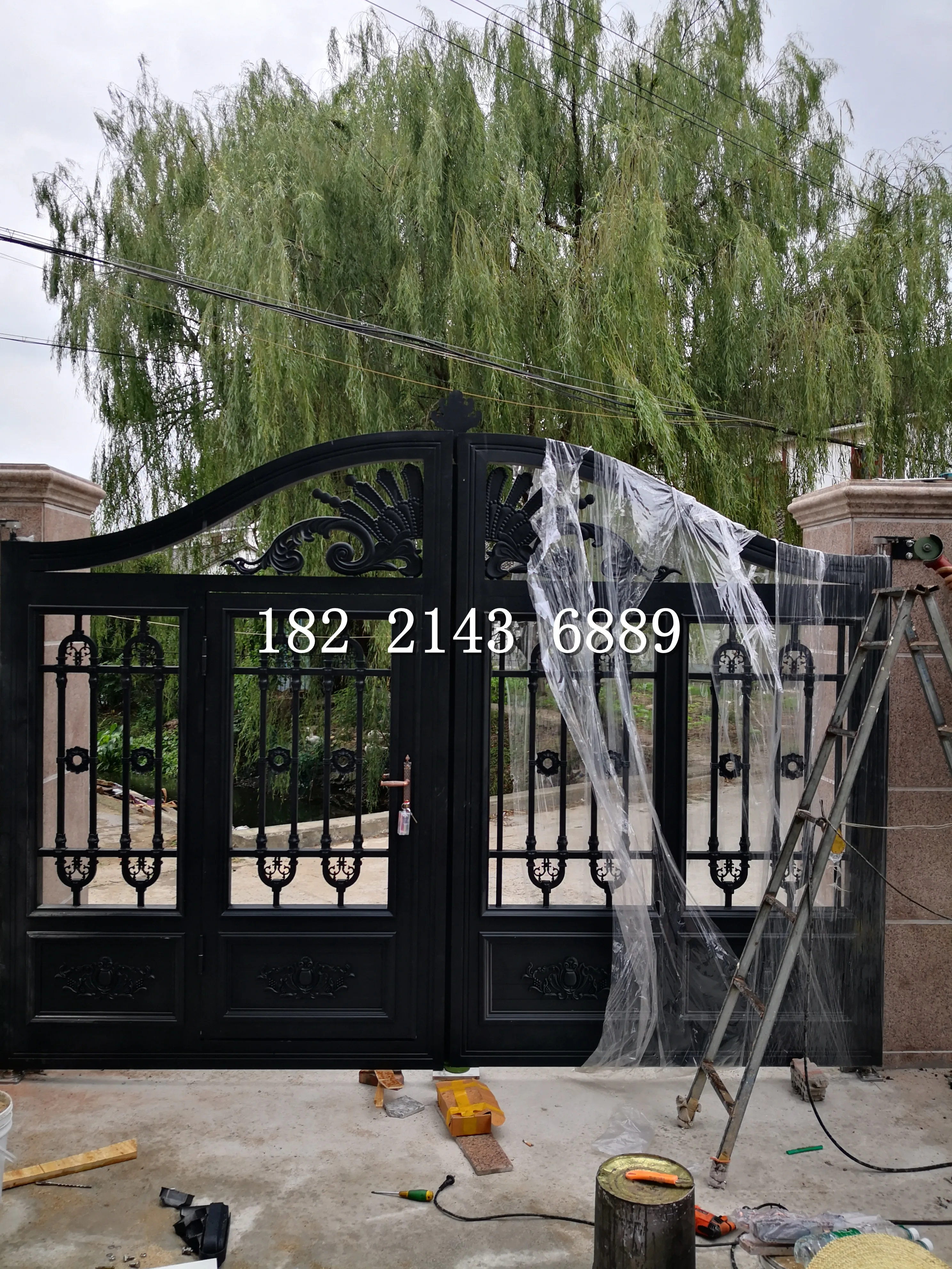 

Подъездная дорожка, кованые стальные металлические алюминиевые ворота, китайские раздвижные автоматические железные двери для дома, виллы Hc-Ag5