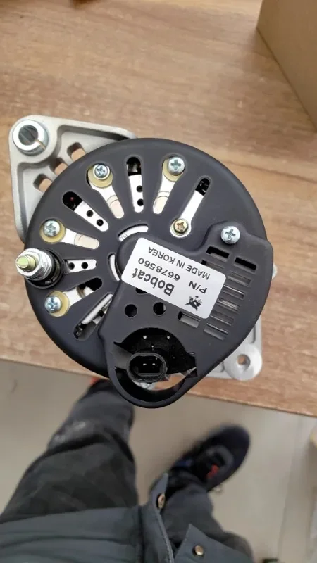 B obcat S70 генератор 6678560