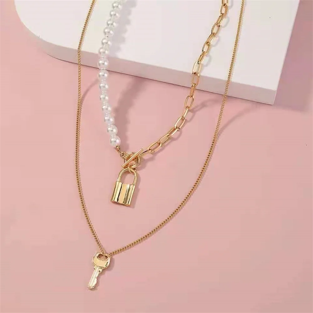 

Fashionable and creative splicing design pearl lattice chain can be split into multi-layer overlapping necklace