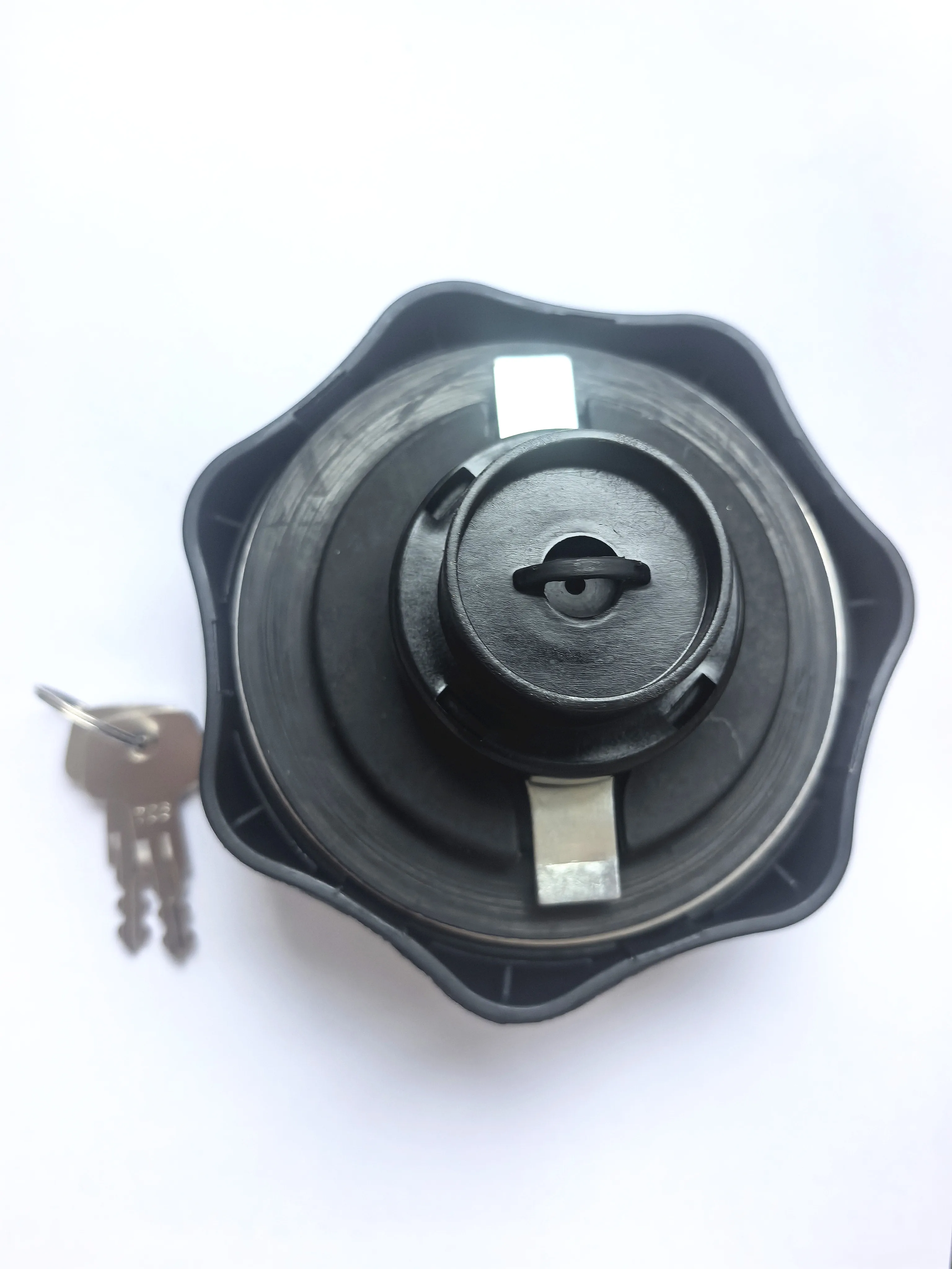 7041664 7414913 R5511-51120 Крышка топливного бака с ключом 706 для тяжелого оборудования Kubota Liebherr Bomag (art.: 3920cf3331d64) - 3920cf3331d64