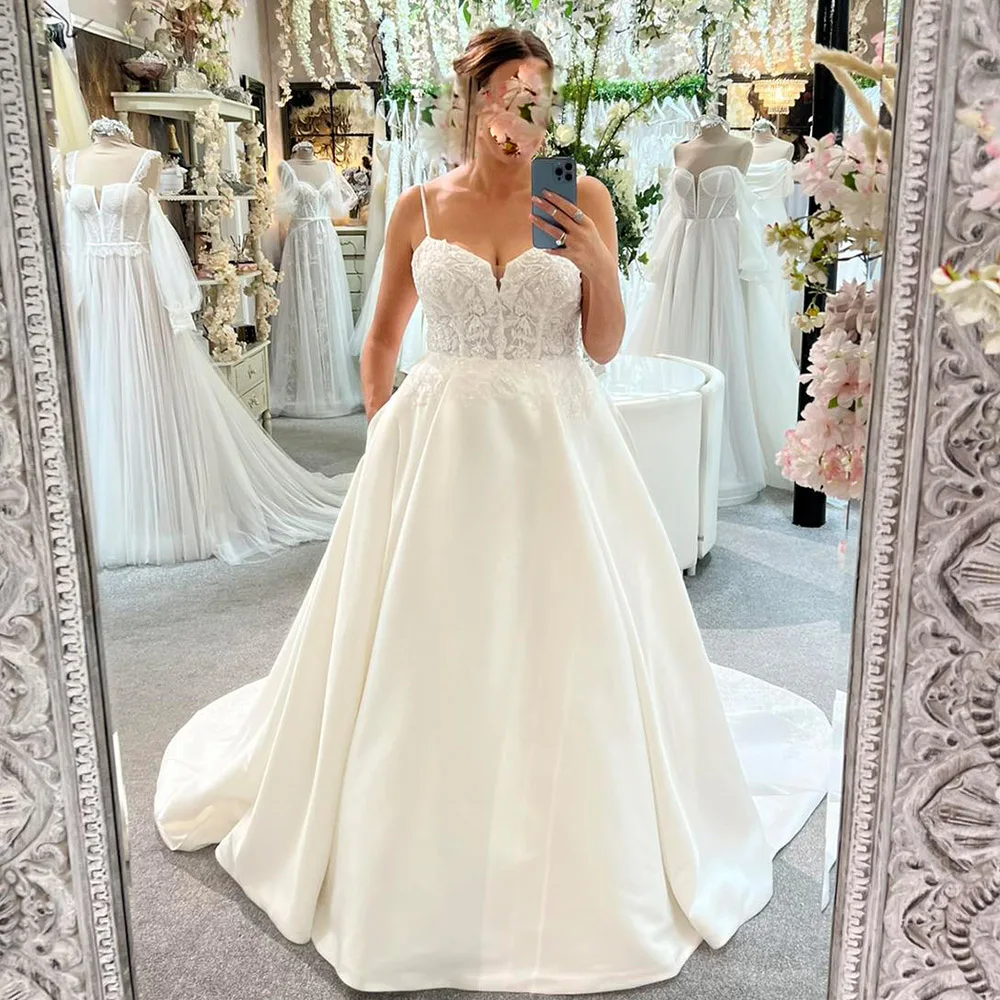 

Plus Size Wedding Party Gowns 2022 Sweetheart Satn Long Wedding Dresses For Women A-Line Applique Ivory Elegant vestido de novia