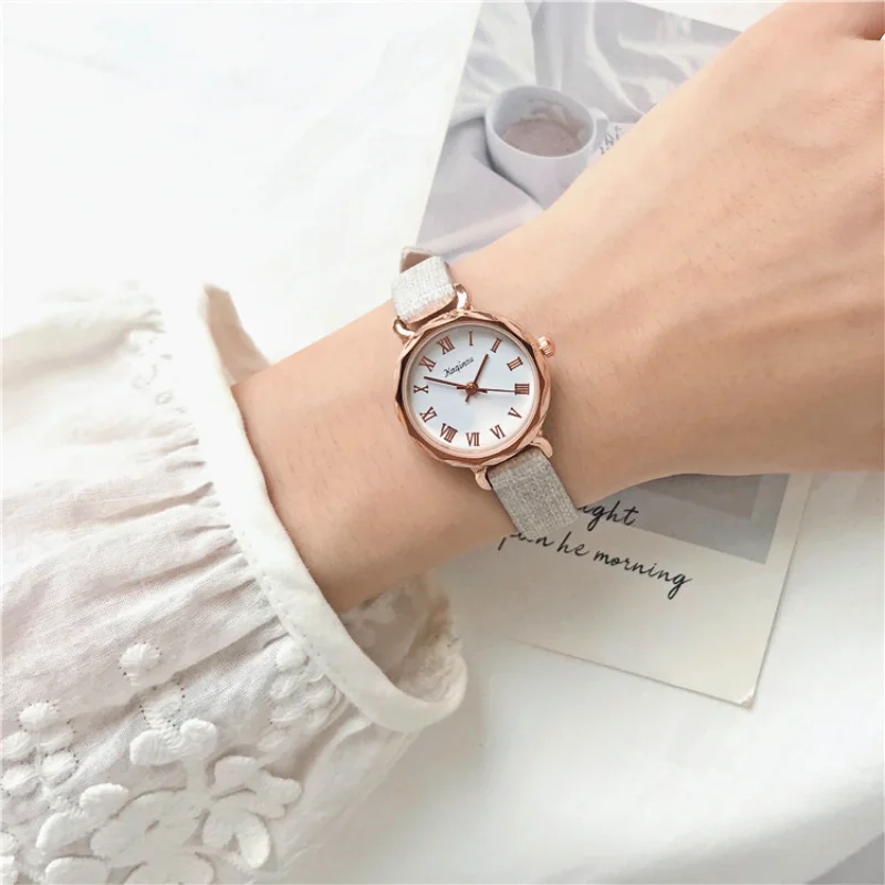 New Women's Spring Fashion Hundred Simple Small Watch Female Students Roman Face Casual Quartz Dial Diamond-shaped College Wind