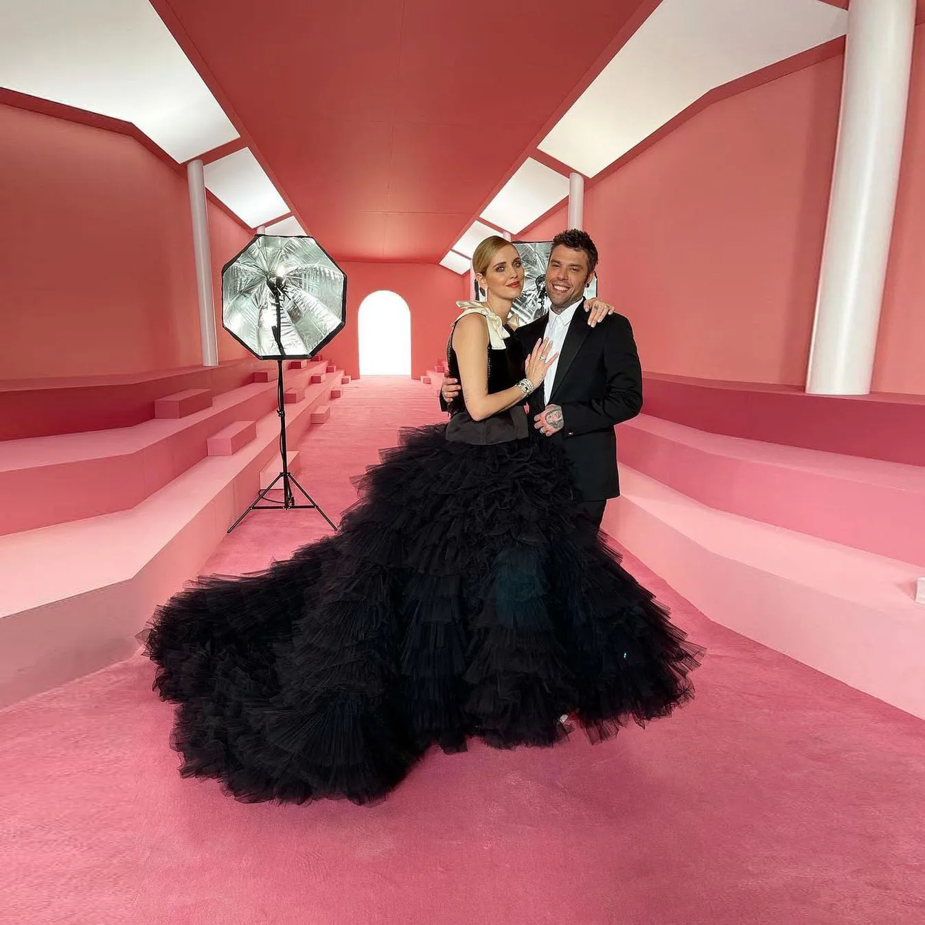 

Black Elegant Exquisite Women's Dress Tulle Ruffle Layered Floor Length With Train Evening Dress Photography Custom Made