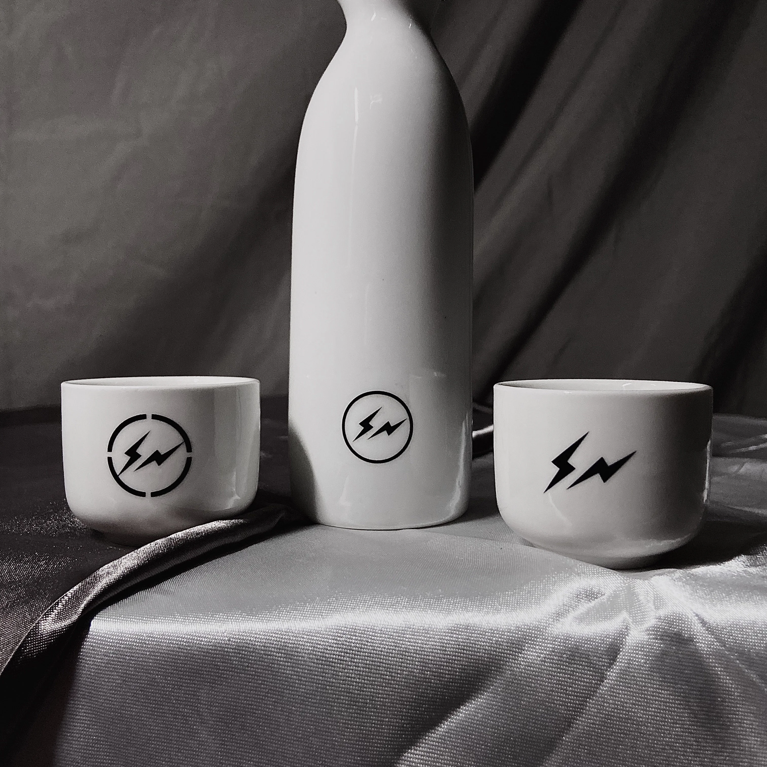

Модный бренд Хироши Fujiwara молния Фрагмент дизайн аналогичный стиль ins керамический Саке набор чашек украшения