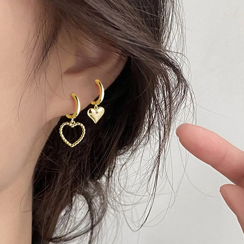 

Женские серьги-гвоздики с подвесками в виде сердца