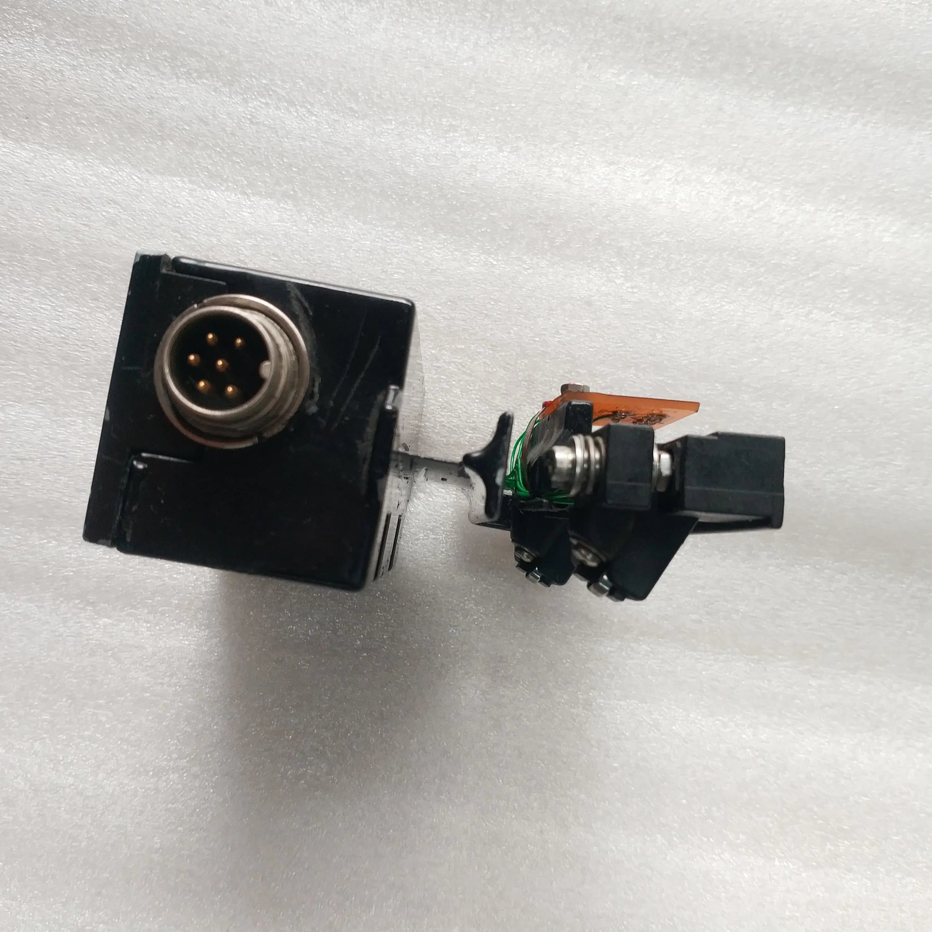 Рисунок 5 - Гильотинный Резак EMC 022 487 переключатель