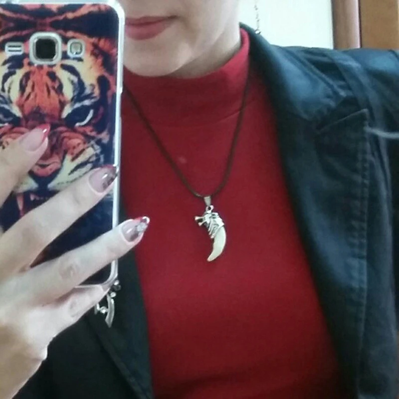

2022 Punk Cool Brave Men Wolf Teeth Pendant Necklace Women Men Lucky Jewelry Vintage Imitation Tooth Amulet Pendant Necklace