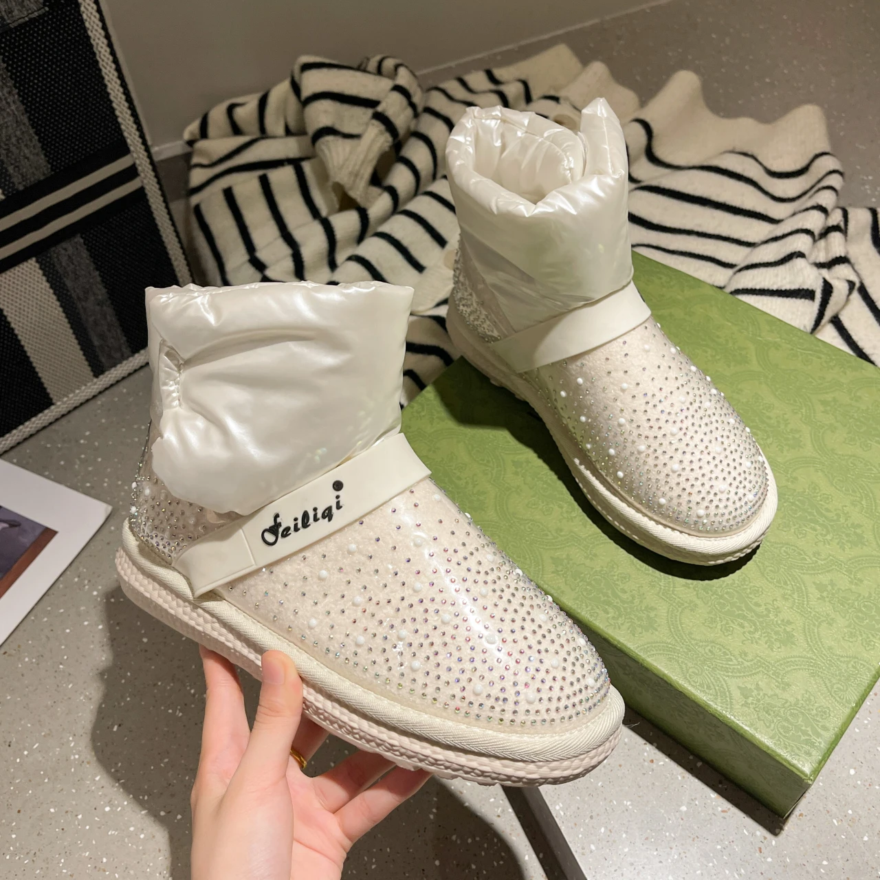 

Winter Women Snow Boots New Plus Keep Warm Female Plush Non-Slip Waterproof Platform Short Tube Boots Cotton Shoes For Women