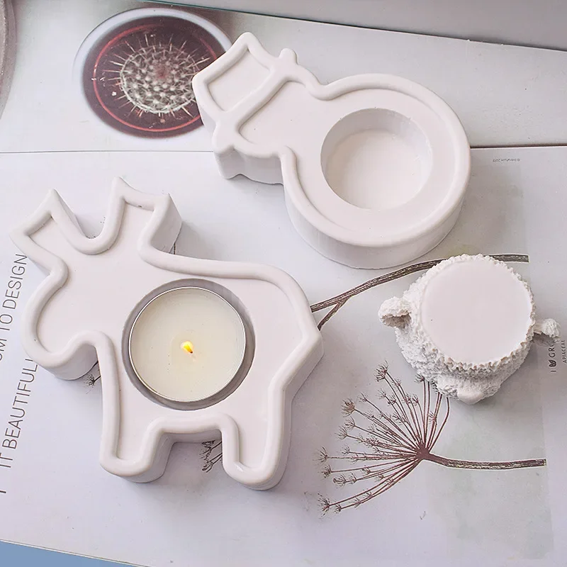 

Christmas Candlestick Clay Silicone Molds Snowman Elk Mould Craft Home Decor Tealight Candle Wax Concrete Gypsum Plaster Mold