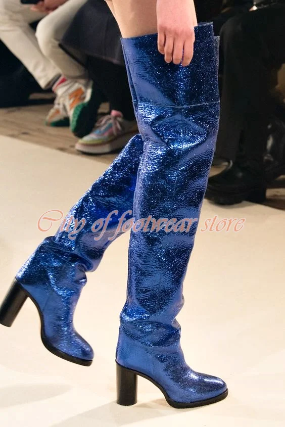 

Блестящие кожаные сапоги до бедра с круглым носком на массивном каблуке, женские роскошные дизайнерские модельные Сапоги выше колена, сини...