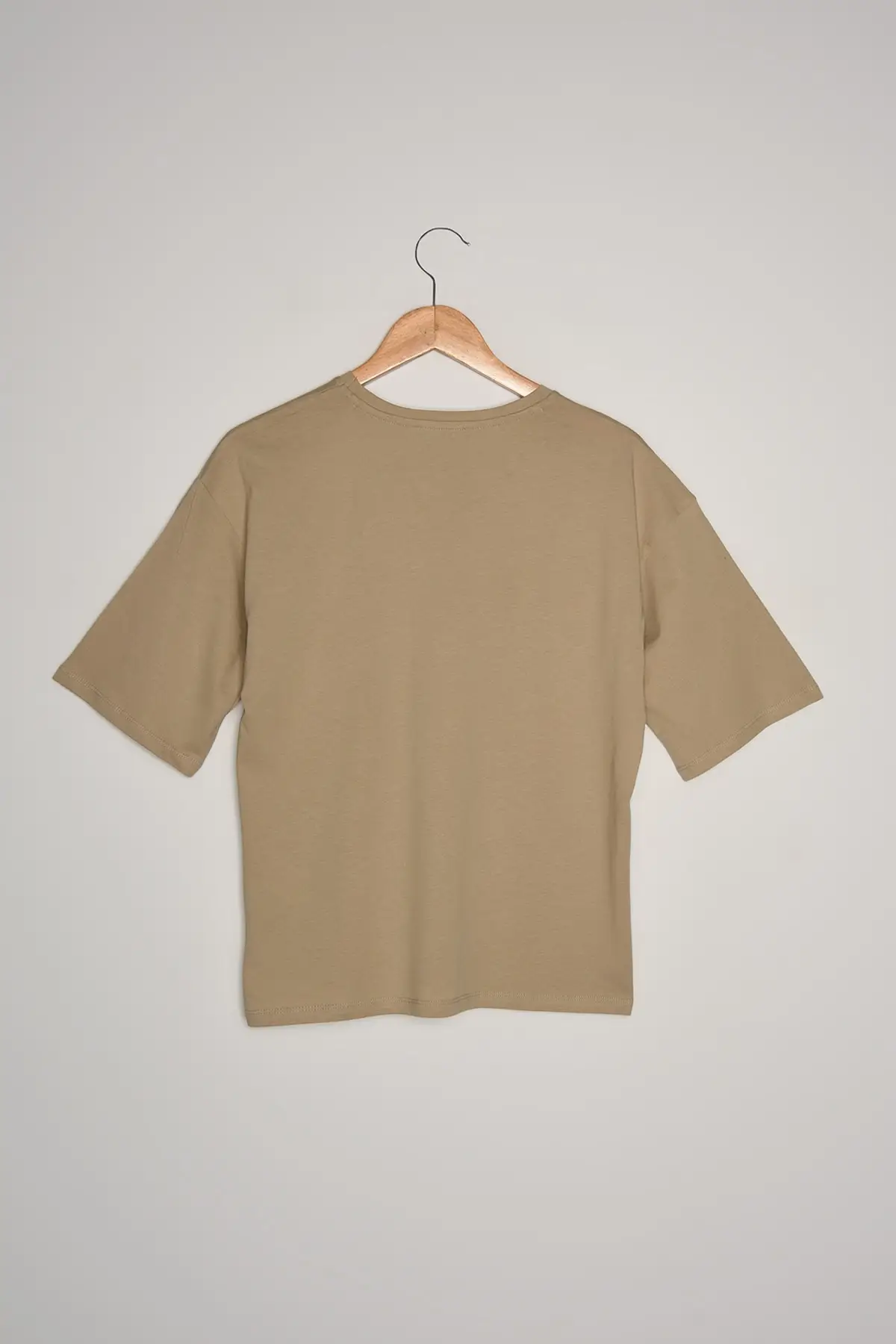

Trendyol 100 Organic Cotton Loose Printed Knitted T-Shirt TWOSS21TS3719