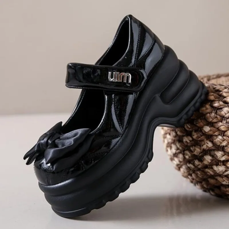 Женские кроссовки без шнуровки на толстой подошве 9 см