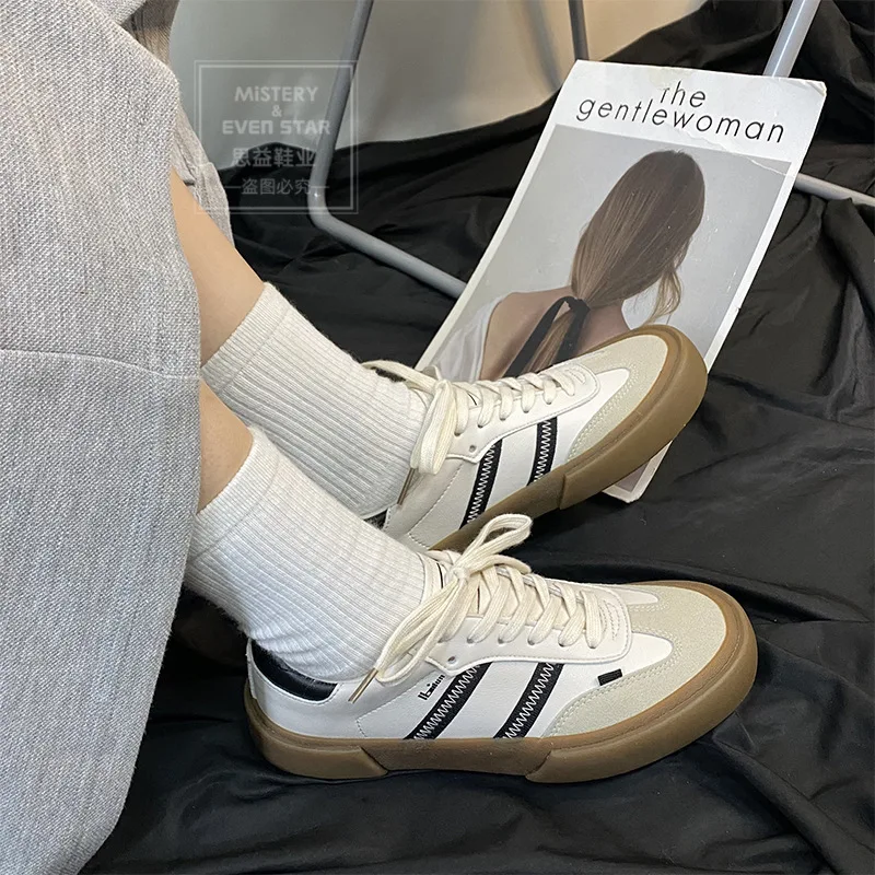 2023 New Luxury Shoes for Woman Classic Sneakers Women Leather Retro Low Cut Lace -up Casual Women Sneakers Plus Size 44