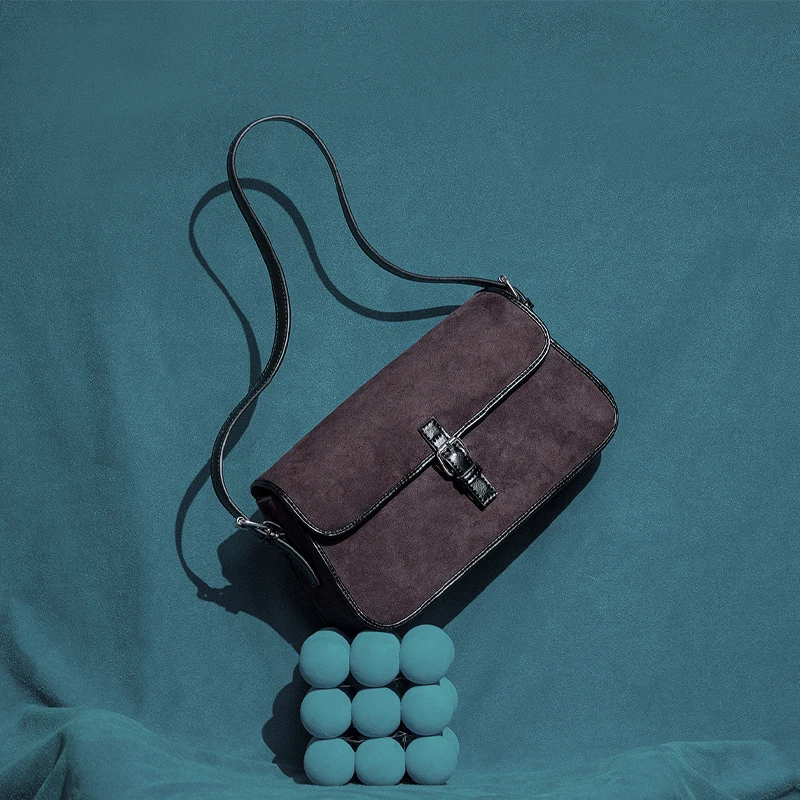 

Vintage Fleece Color Contrast Stick Armpit Bag Burnt Sugar Simple Cross Body Small Square Bag Messenger Bags Handbags for Women