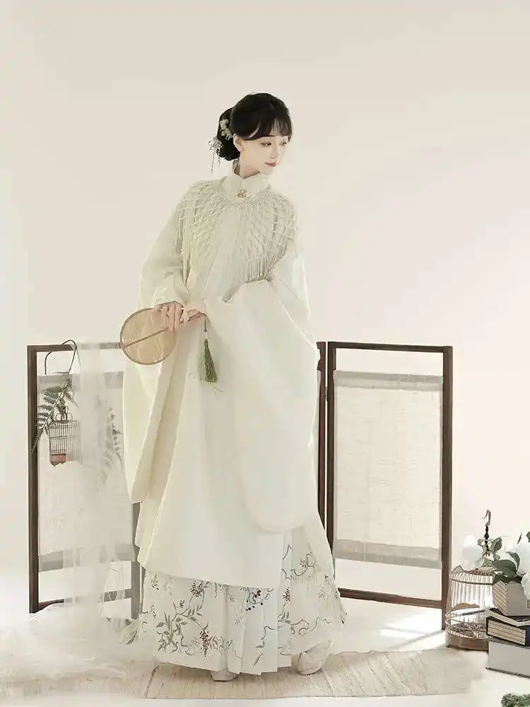 Qingyi Huashang поздняя осень Hanfu женская длинная рубашка с объемными плечами династии Мин воротник-стойка диагональной вышивкой (art.: 3920cebc25015) - 3920cebc25015