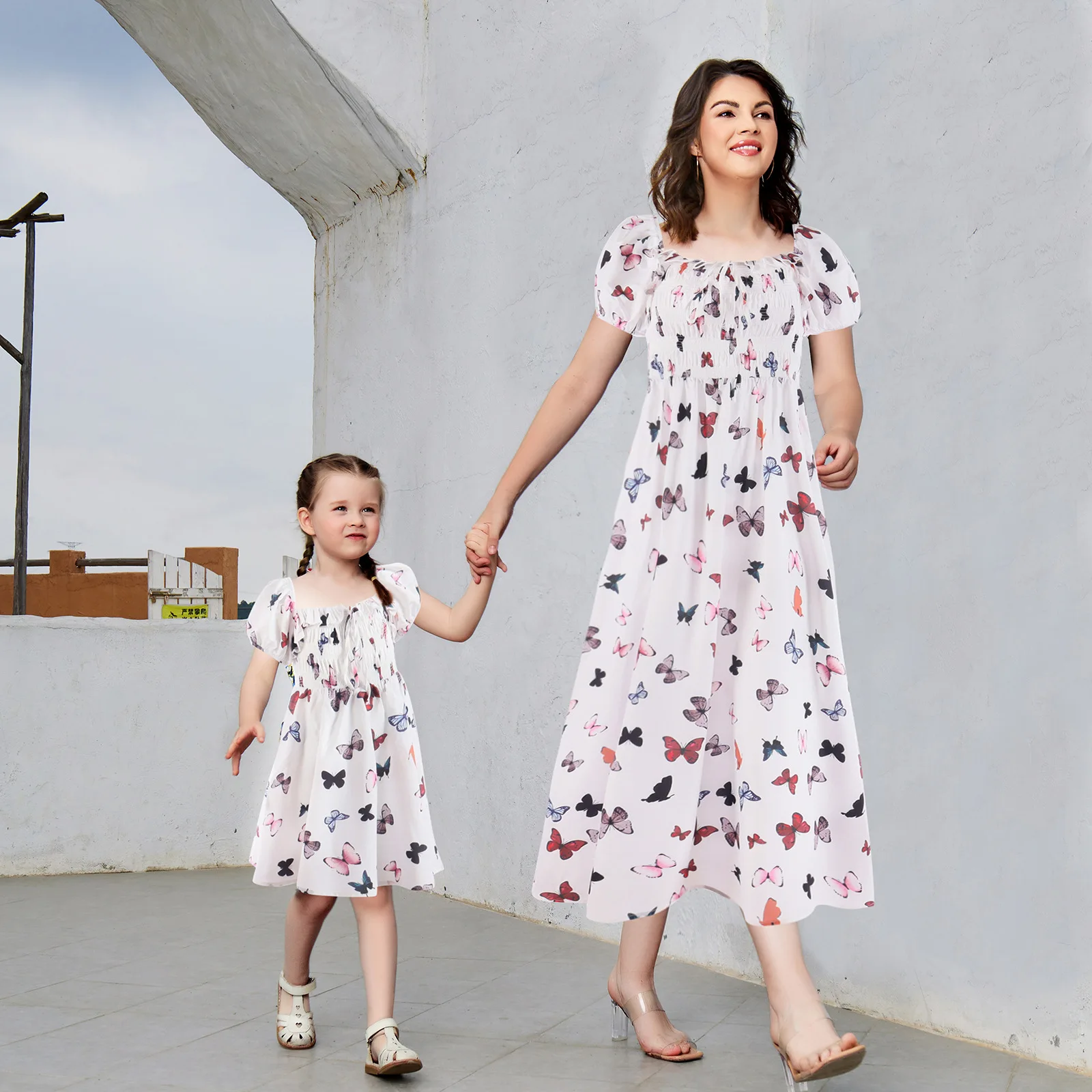 

2022 Summer Butterfly Printed Women Girls Dress Mother Daughter Matching Clothes Short Puff Sleeve Long Maxi Dresses Family Look
