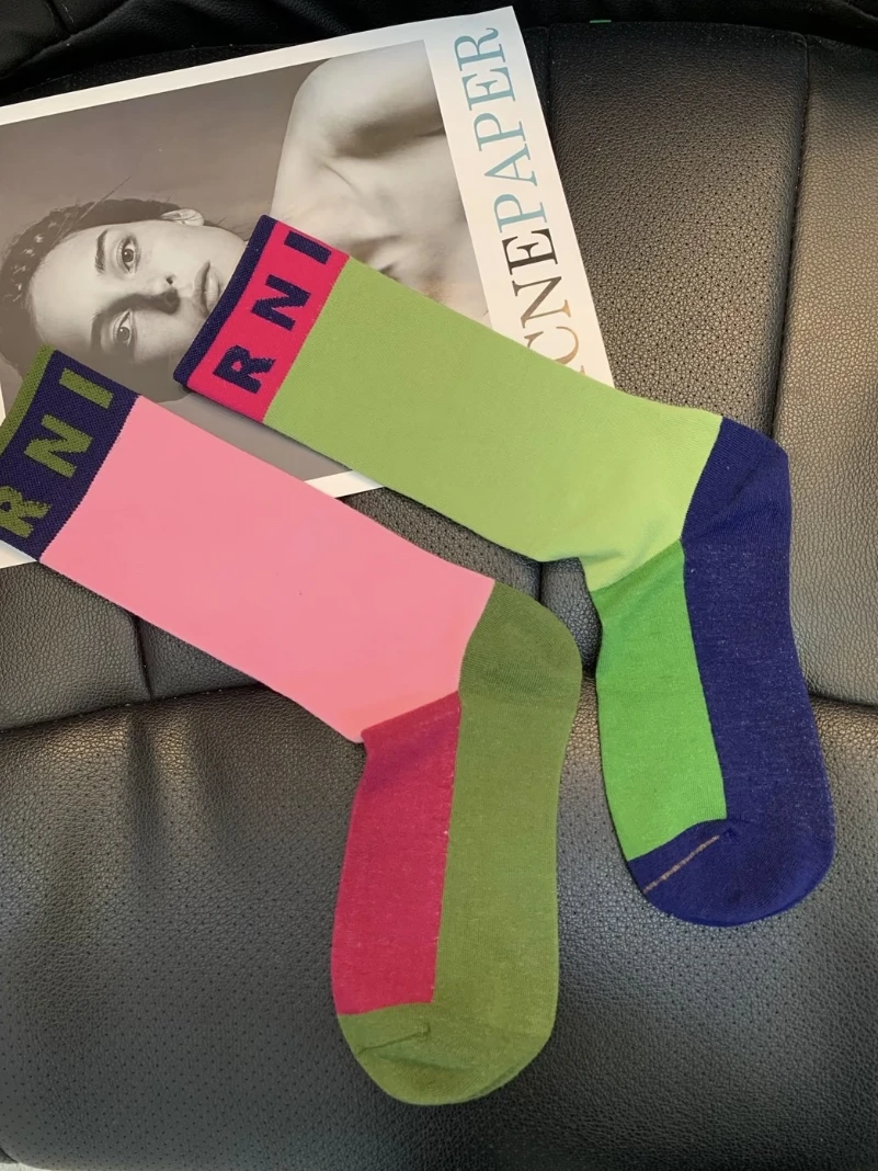 In the spring/summer 2023 female thin cotton socks color calf socks