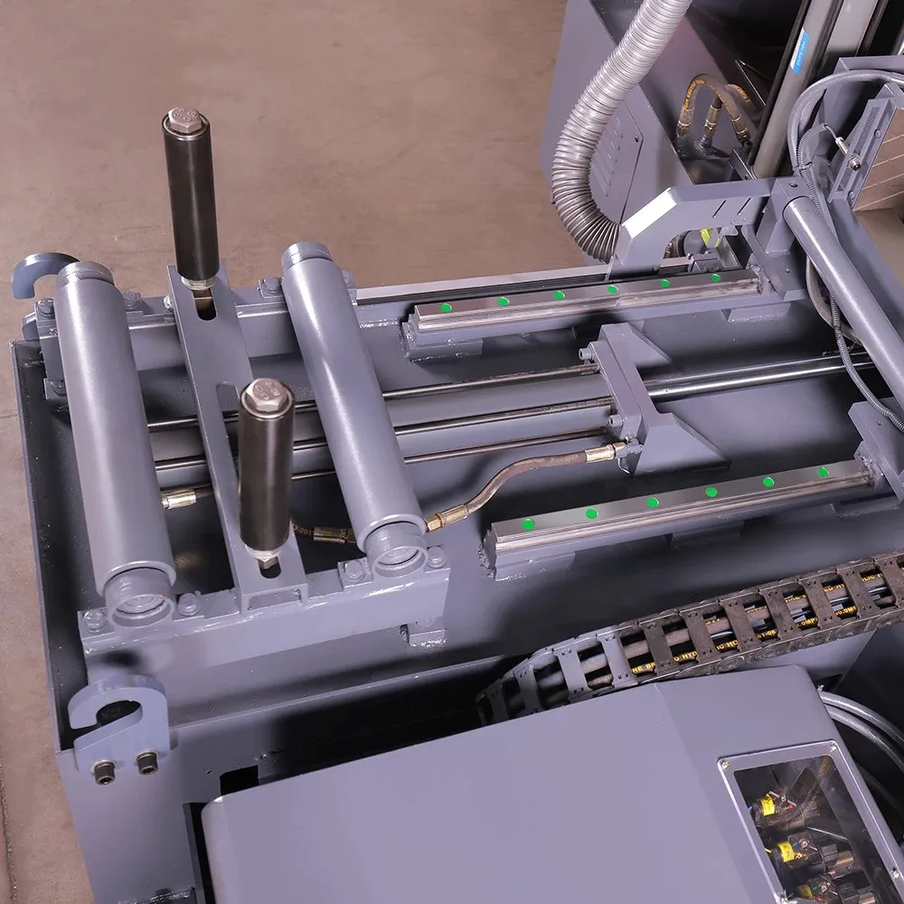 Высокая стабильность LUNYEE 4000 Вт 75 м/мин LYH2-33N горизонтальная ленточная пильная