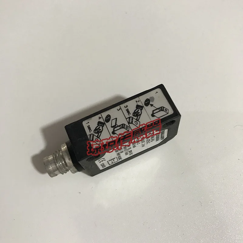 

Фотоэлектрический переключатель BALLUFF BOS00A4 BOS 6K-PU-1LQA-S75-C