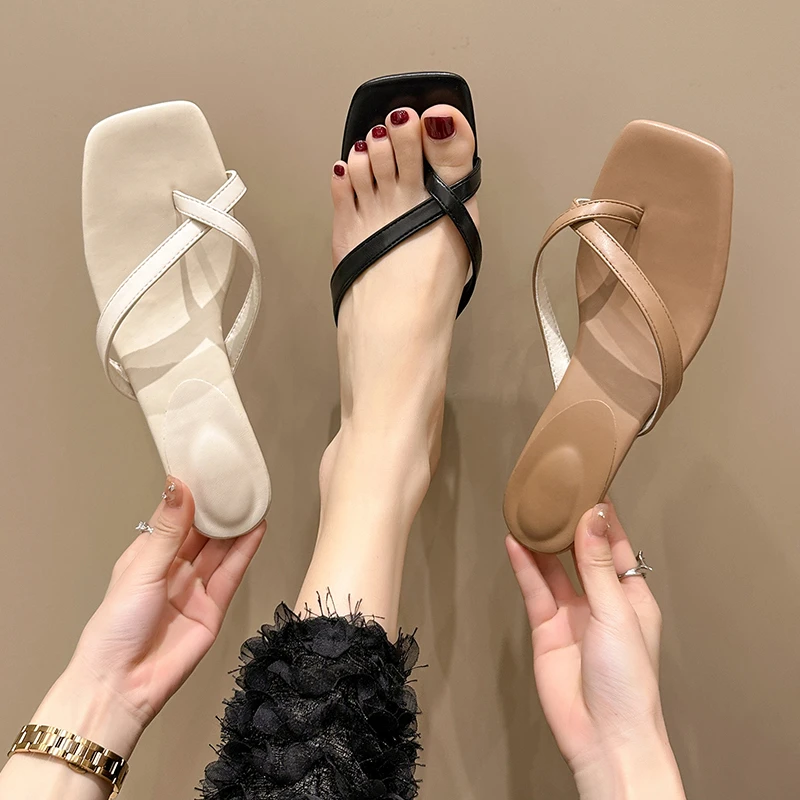 

Women's Med Heel Pinch Slippers Women Sandals with Narrow Band and Kitten Heel Mules Fashion Flip Flops Summer Shoes Women