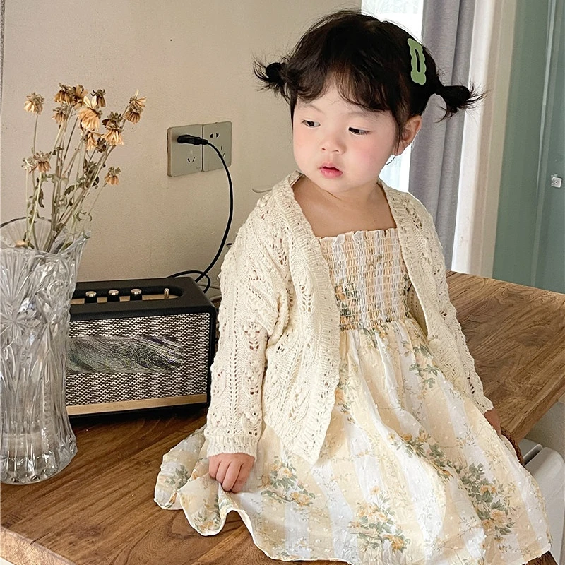 

Детское платье в полоску, с цветочным принтом