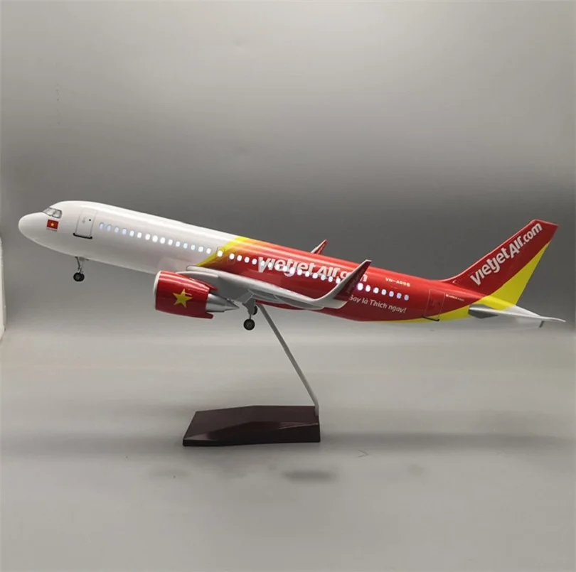 Фото Распродажа 1:80 47 см из смолы с колесами и светодиодной подсветкой Самолеты Airbus A320neo Vietjet Air Toy Модель самолета 320 Вьетнам №3