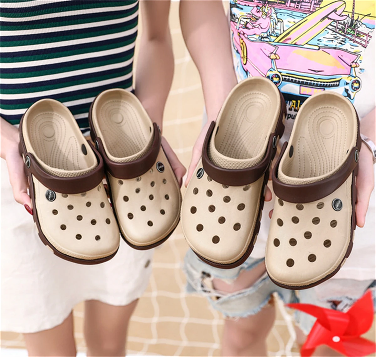 Men/Women Breathable Slippers Outdoor Clogs Thick Sole Beach Sandals Woman EVA Non-slip Home Garden Hole Shoes Couple Slides