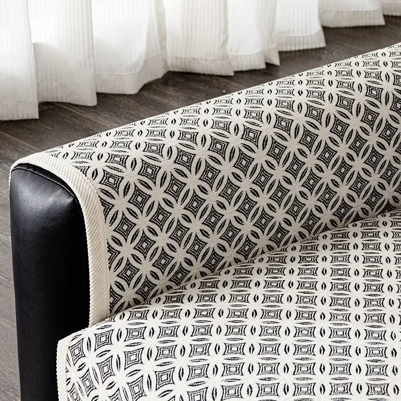 Черно-белый плотный чехол для дивана в гостиную из синели с геометрическим