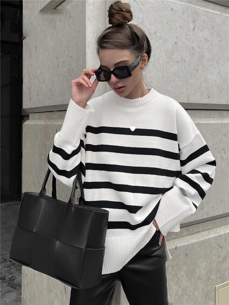 

Purple Striped Sweaters for Women 2023 Autumn O-neck Pullovers Black and White Knitted Top Long Sleeve Women's Oversize Jumpers