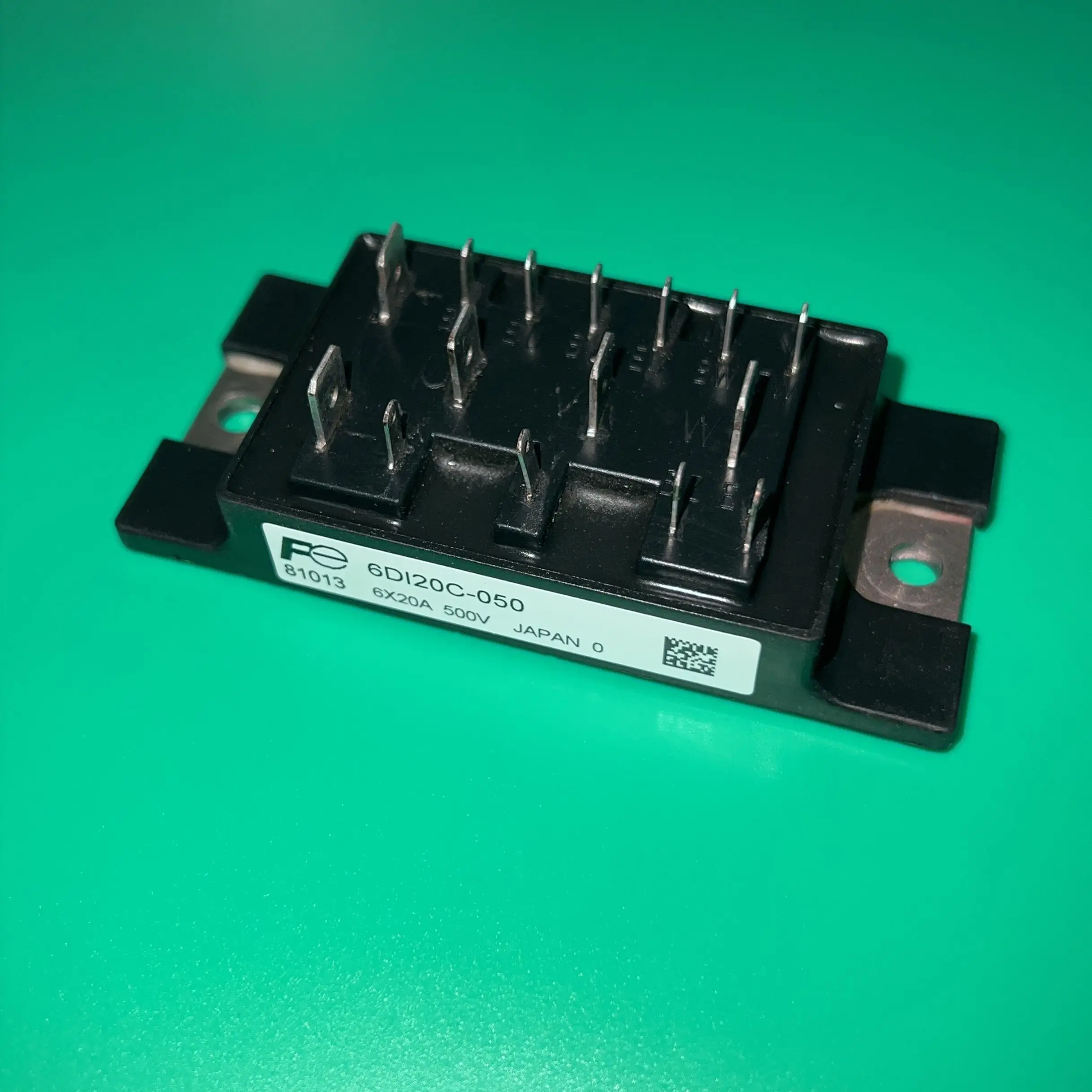 6DI20C-050 IGBT 6x20A 50V 6DI20 C-050 6DI20C050 6DI 20C-050 6модуль транзистора высокой мощности 6D120C-050 6D120C-050 6d1206dc050