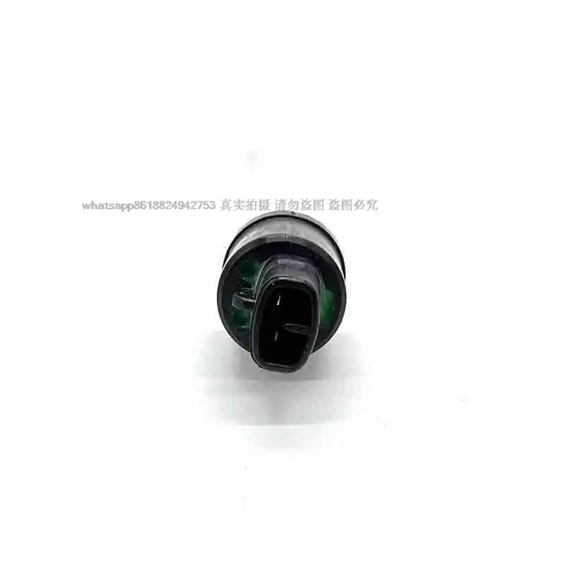 Фото Датчик давления для экскаватора R210LC-7, номера 20PS981-2, 31E5-40500 №3