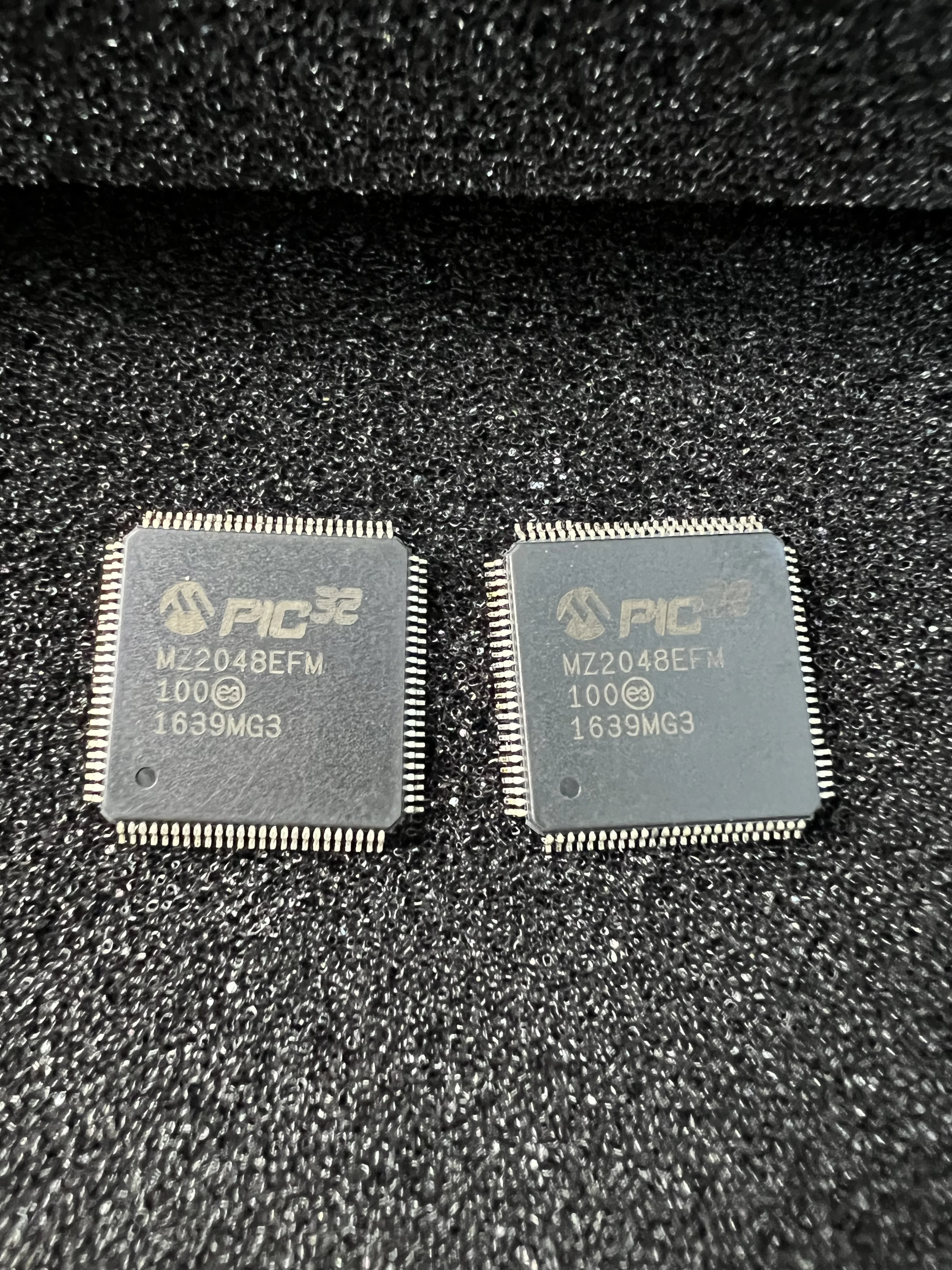 

(CPU&Microcontroller) PIC32MZ2048EFM100-I/PF