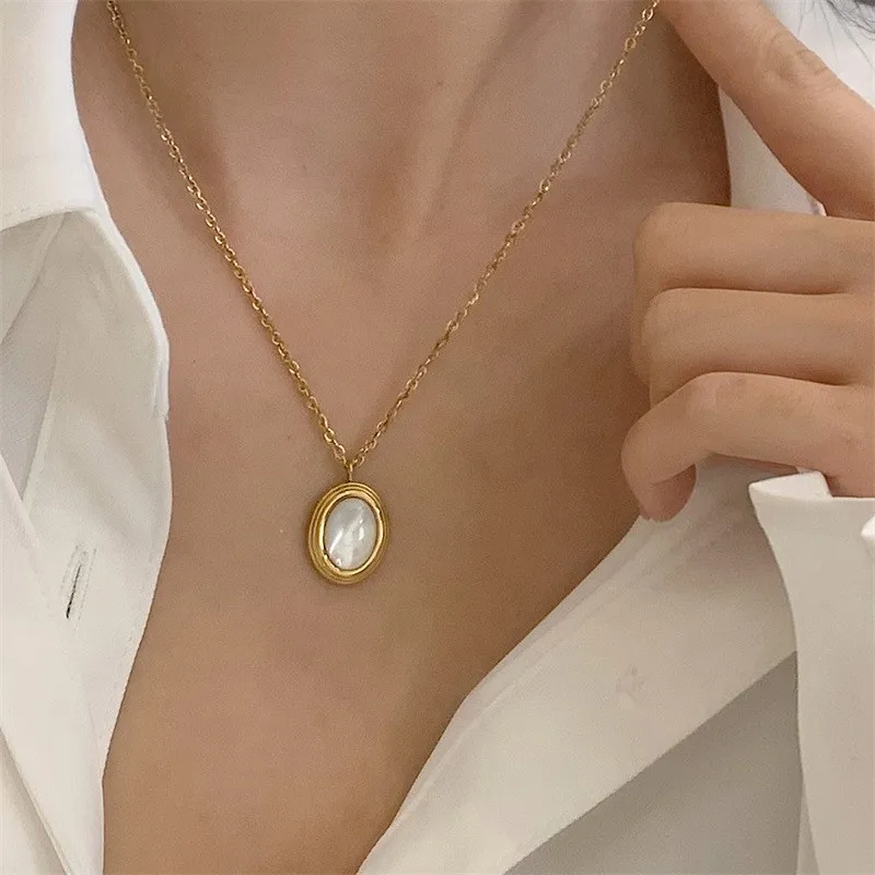

Oval Shell Necklace Women's Sweater Chain Titanium Steel New Style