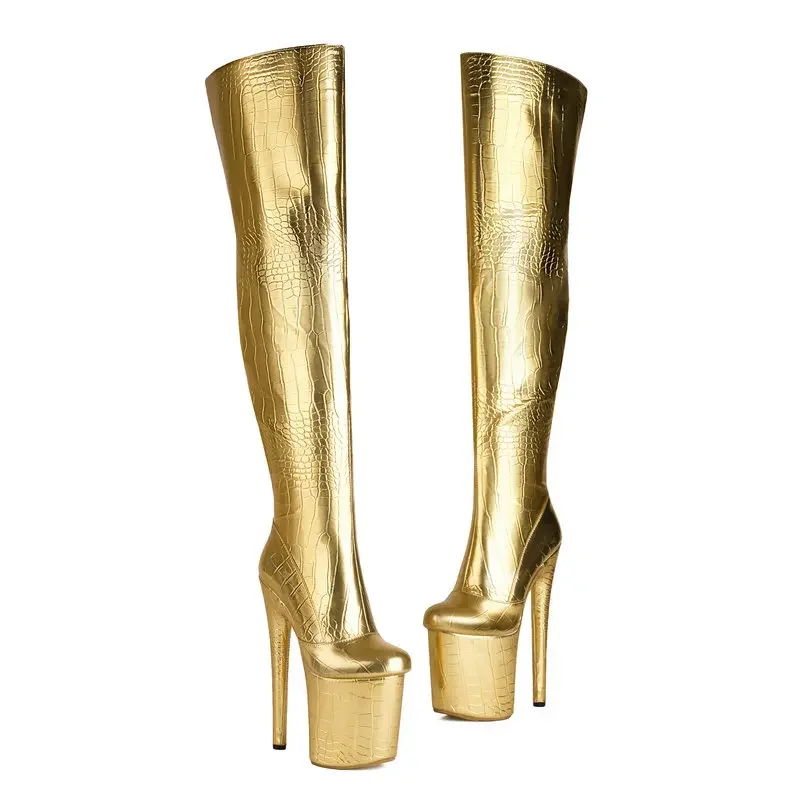 Рисунок 5 - Сапоги выше колена из крокодиловой кожи