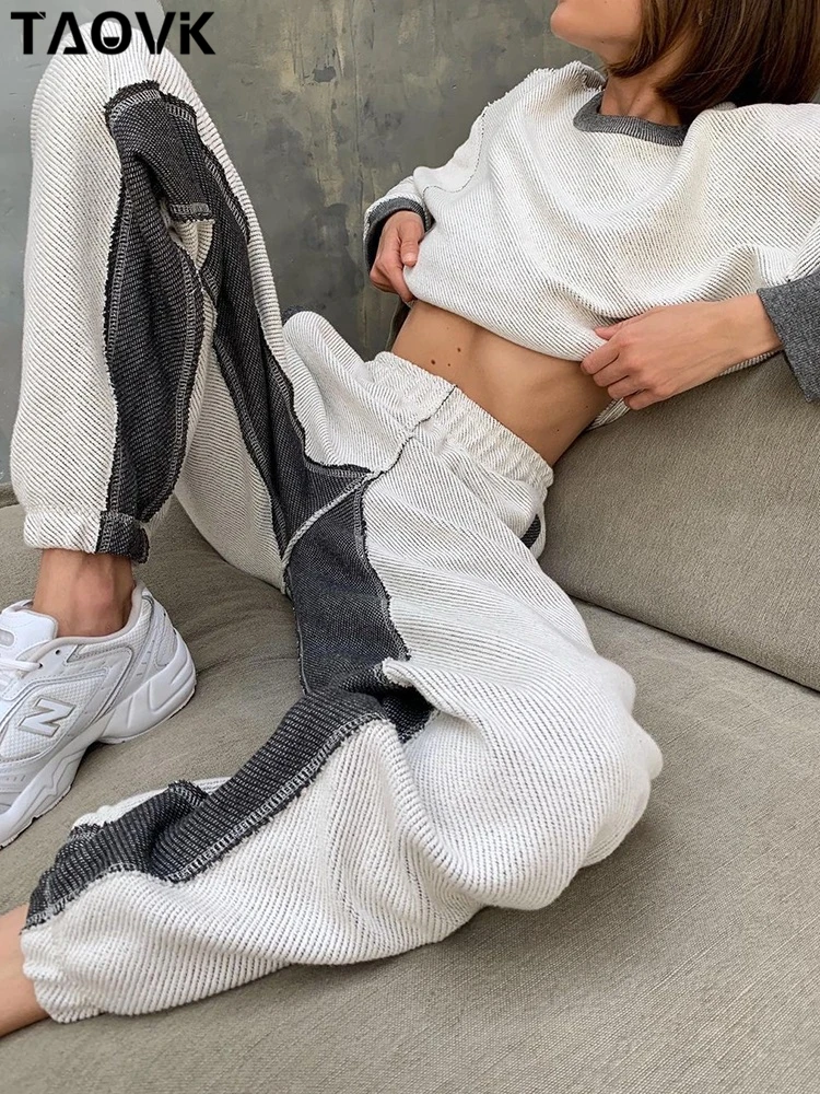 

TAOVK Women’s Pants Suits Casual Contrast Color Patchwork Inside-out O-neck Pullovers Sweat T-shirts+Trousers 2 Pieces Tracksuit