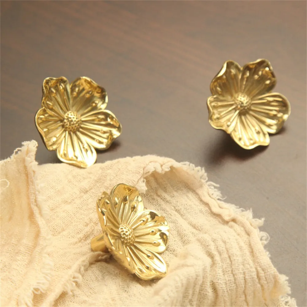 

European Retro Brass Butterfly Furniture Handles For Bathroom Cabinets And Drawers Door Knobs Cupboard Wardrobe Home Fittings
