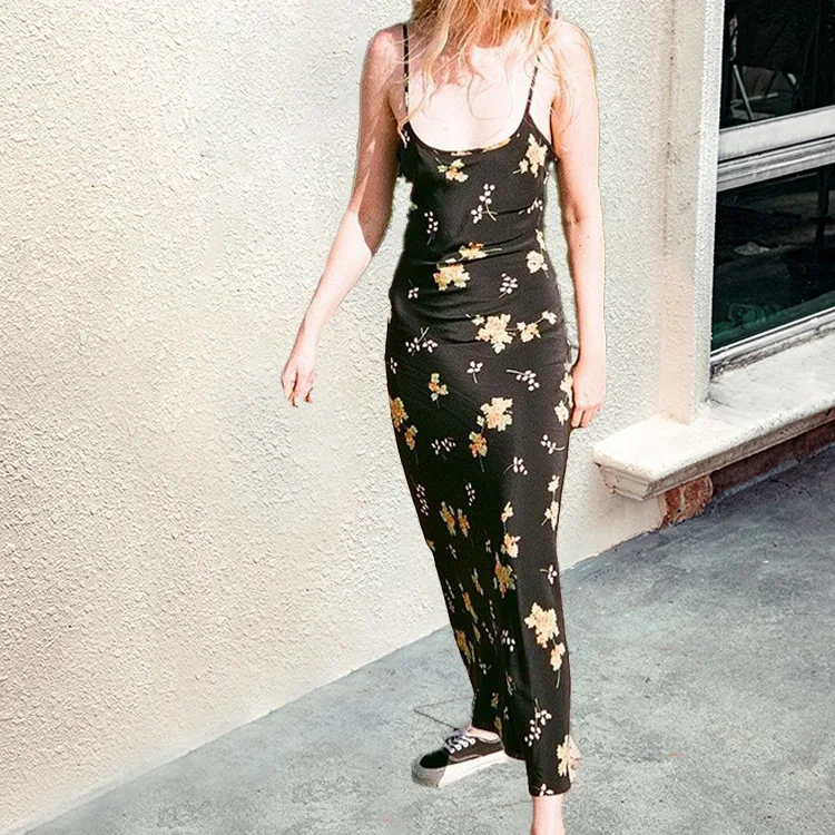 

2023 Summer Women's Fresh Floral Backless Sleeveless Strap Hip Wrapped Dress