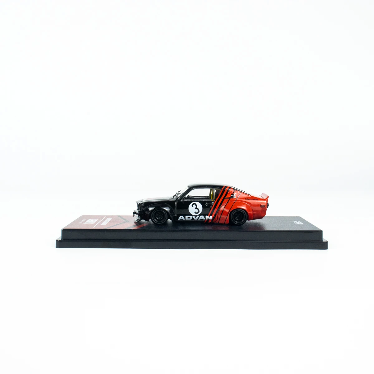 Модель автомобиля INNO 1:64 LBWK RX3 SAVANNA ADVAN LIVERY