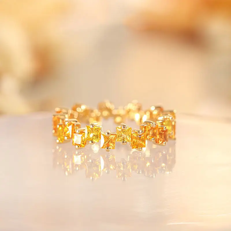 Дизайнерские оригинальные серебряные инкрустированные топазом кольца для