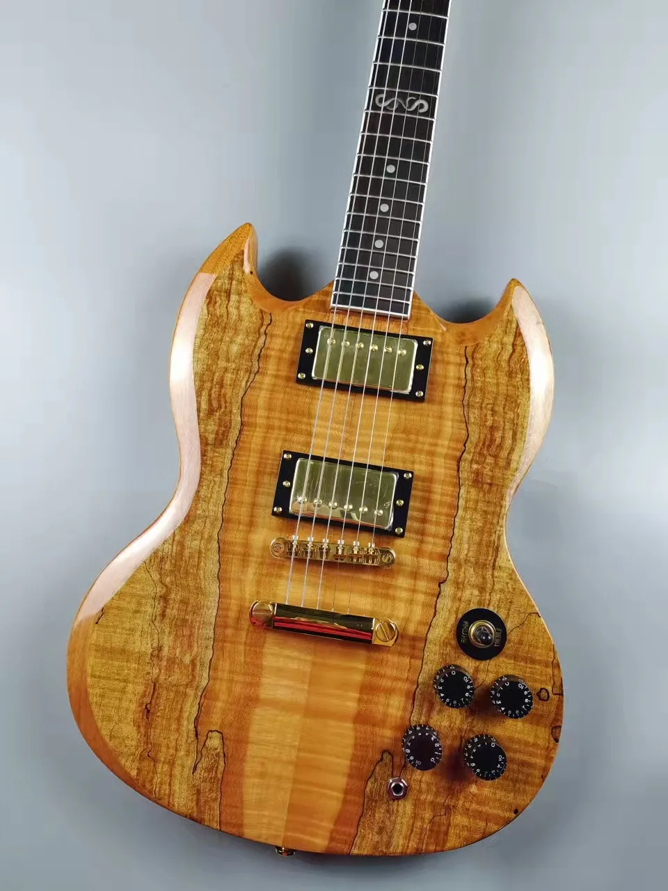 

Электрогитара SG, корпус из красного дерева, покрытие из дэдвуда, Специальная рифленая доска, быстрая доставка, вы получите товар на картинке