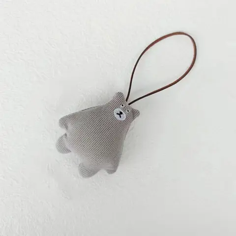 Мягкая тканевая подвеска-сумка с медведем