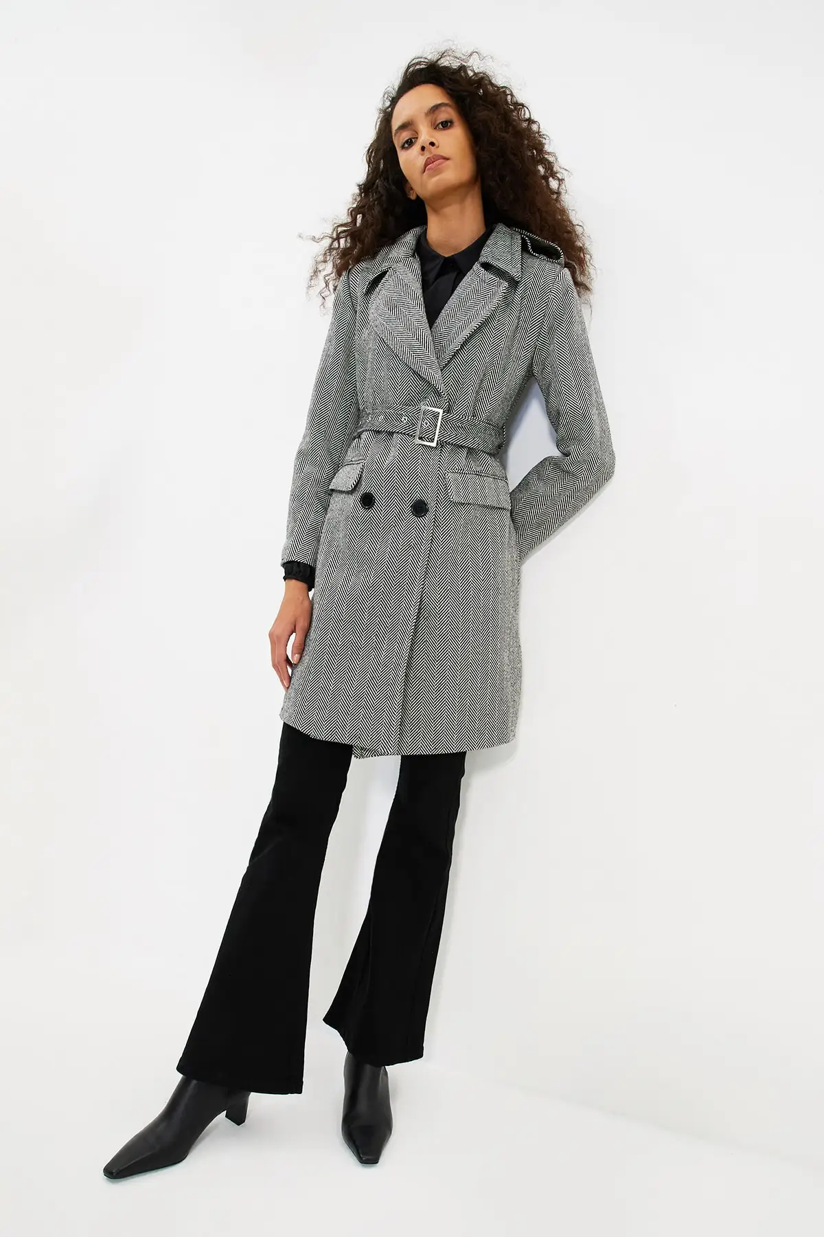 

Trendyol Kemerli Button Closure Stamp Coat TWOAW22KB0098