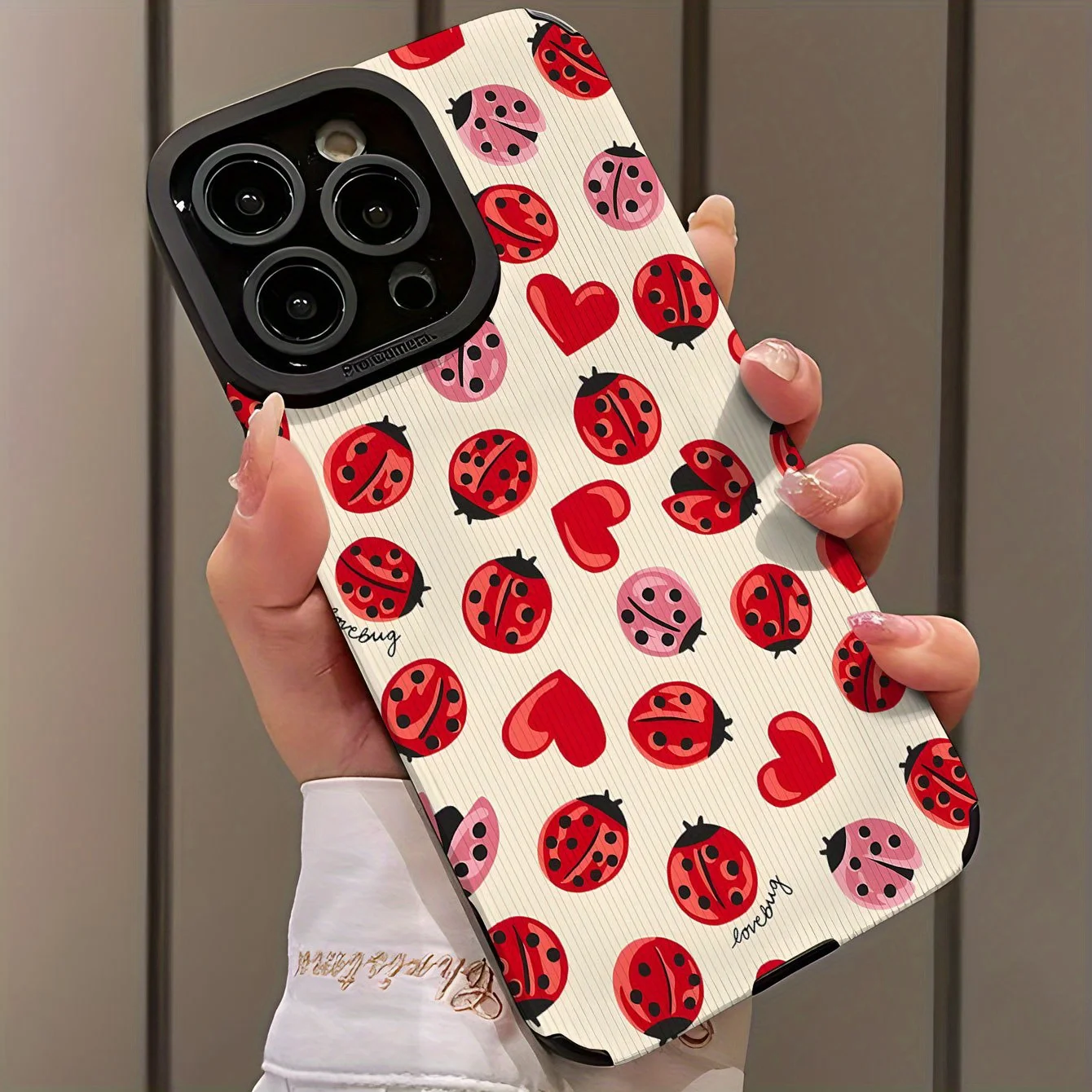 Фото Чехол для iPhone 17 Pro Max с милым сердечком божьей коровки, силиконовый противоударный защитный дизайн, совместимый с iPhone 16, 15, 14, 13 №4