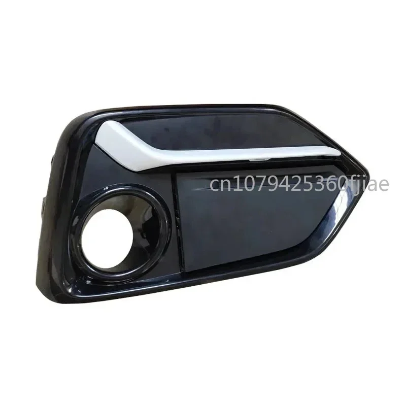 Противотуманная фара на передний бампер декоративная решетка радиатора для