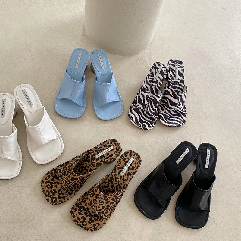 

Slippers Women Summer Luxury Slides Shoes Pantofle Heeled Mules Designer 2022 High Fashion PU Rome Rubber Hoof Female Shoes Slip