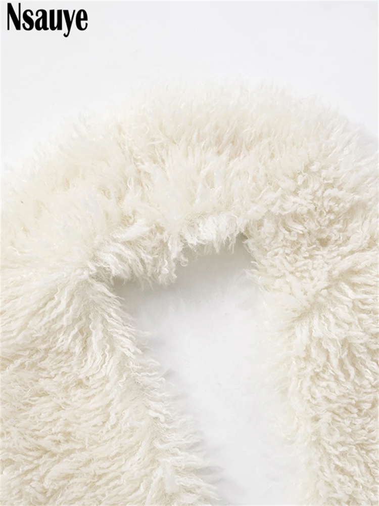 Женский жилет из искусственного меха